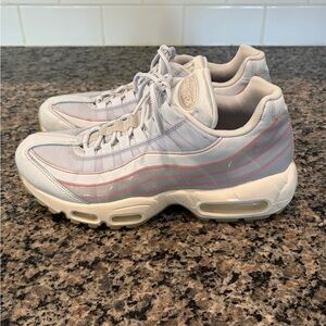 Women’s Nike Air Max 95 “Half Blue” Summit Size 8.5 EUC